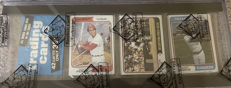 1974 Topps rack pack with Carlton Fisk and Tony Perez on top