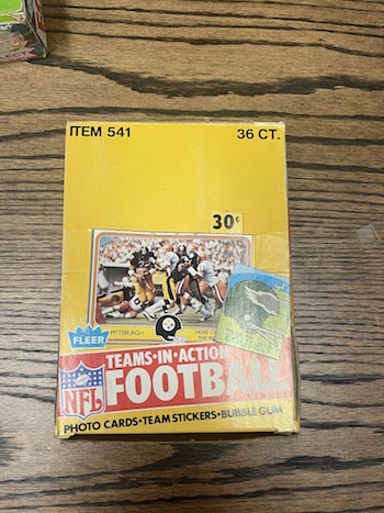 1982 Fleer Teams Wax Box